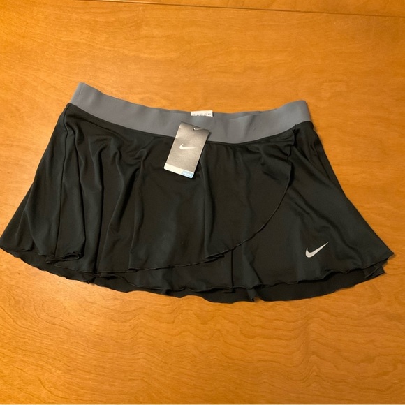 Nike Dresses & Skirts - NWT Nike Ruffle Skort XL Flaw